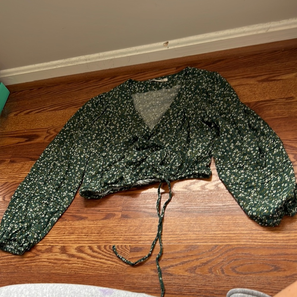 American eagle green long sleeve  blouse